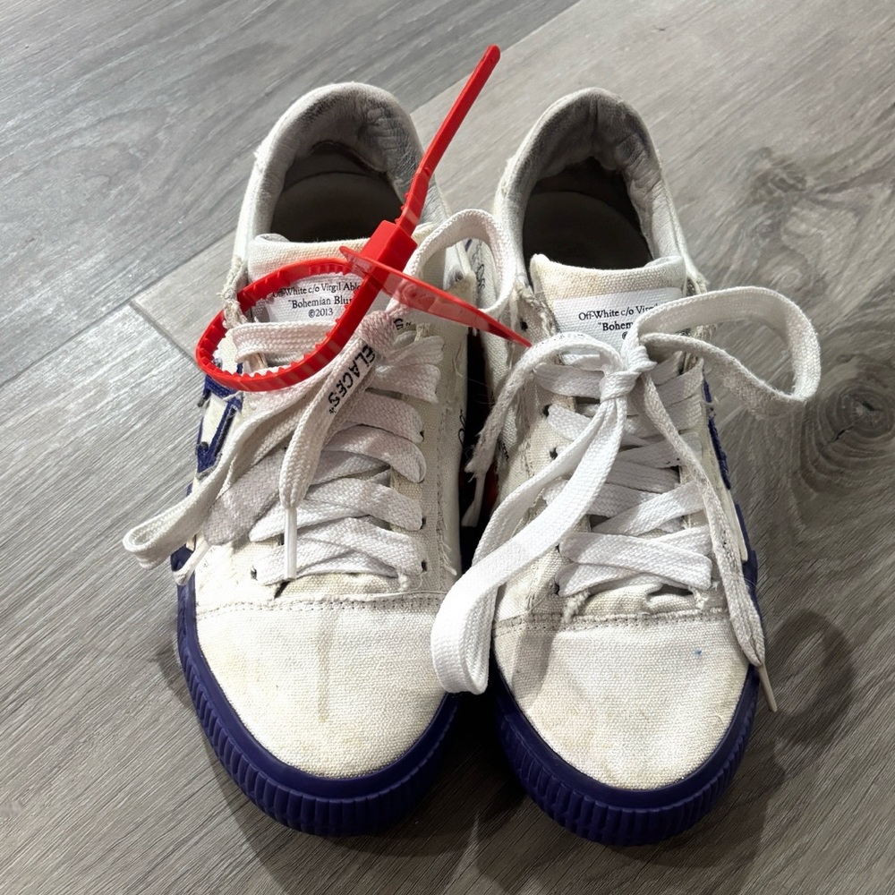 Off-White White and Purple Sneakers
